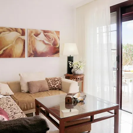 1 Bedroom Cozy In Apartment