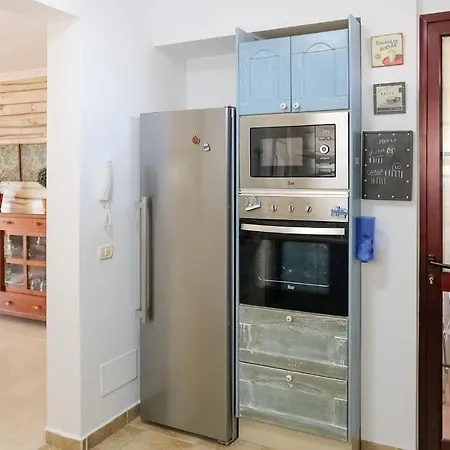 1 Bedroom Cozy In Appartement